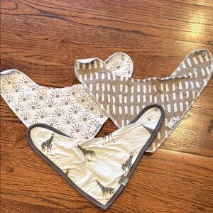 Kyte baby and Copper Pearl baby bib bundle